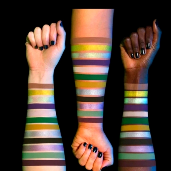 UE/NotNormal - Picture 1 of 7